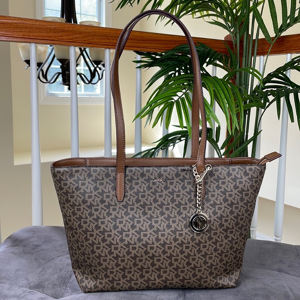 DKNY ~ Bryant Large Tote ~ Mocha Logo Vicuña Gold ~ NWT!